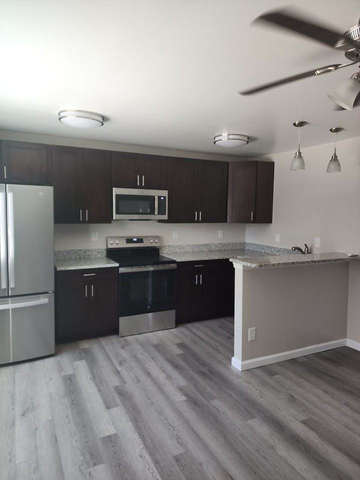 9612 18th Bay St - Photo 2 of 23