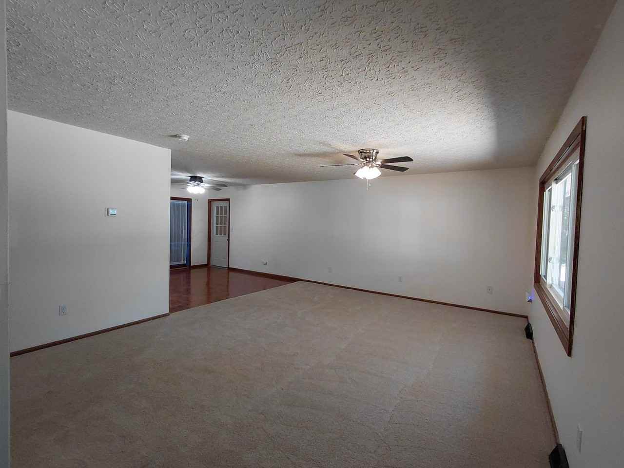 109 Vaughan Ave - Photo 2 of 24