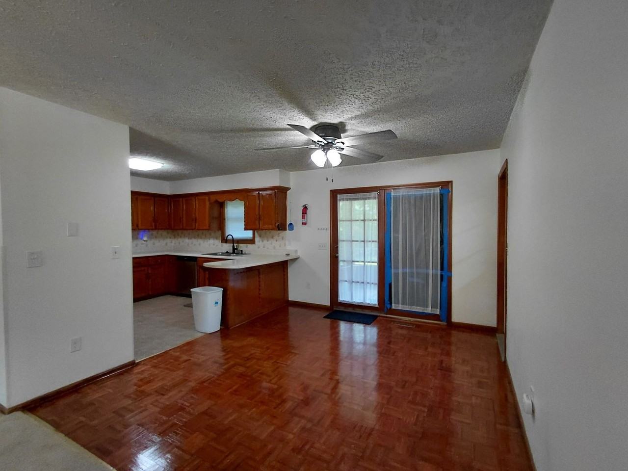109 Vaughan Ave - Photo 4 of 24