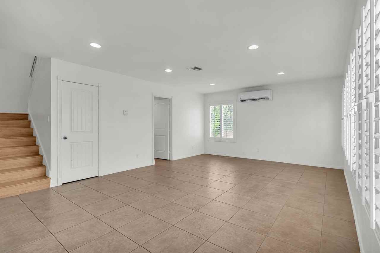 2750 N Canal St - Photo 4 of 31