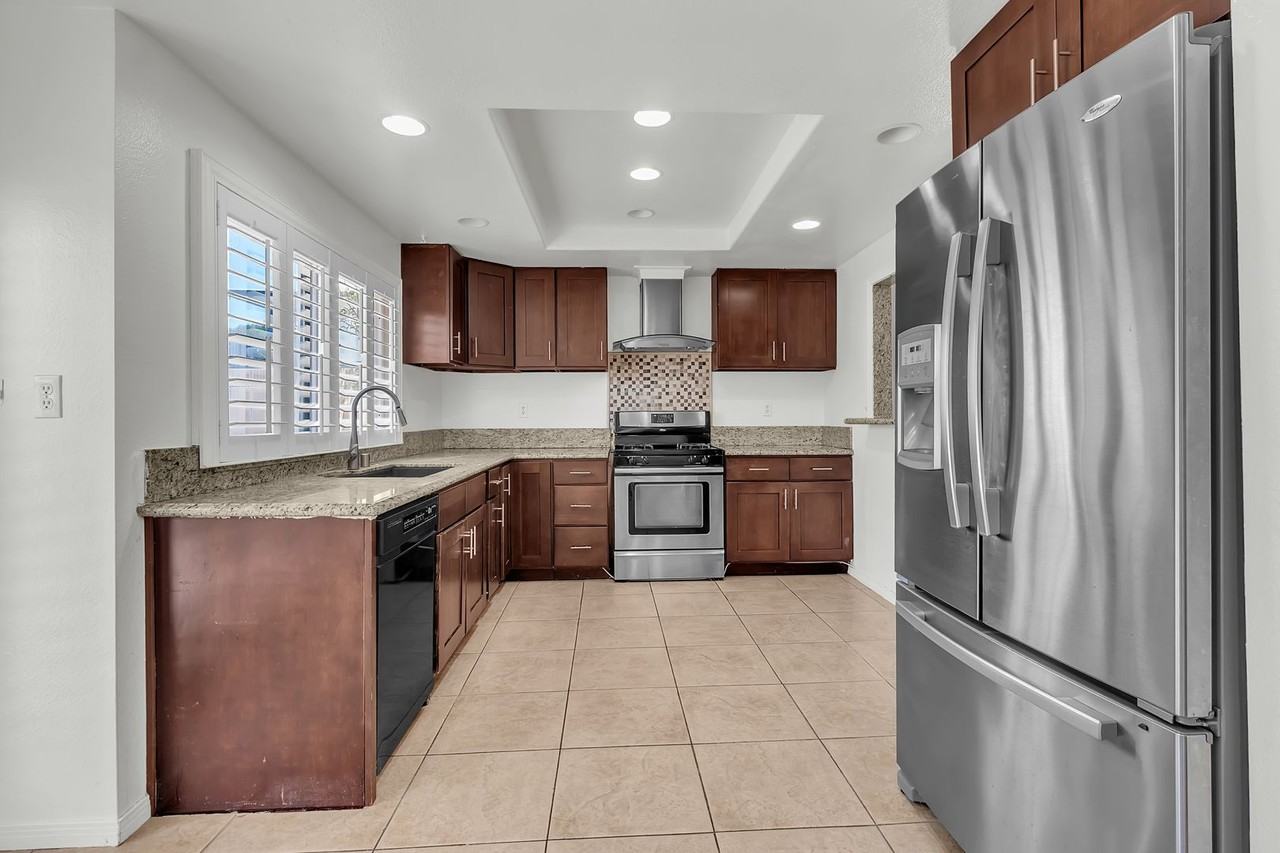 2750 N Canal St - Photo 7 of 31