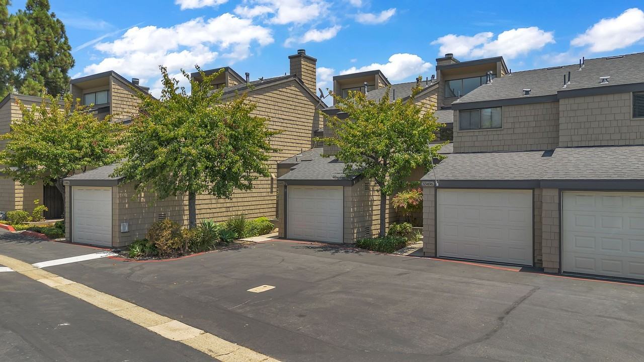33492 Valley View Ct - Photo 2 of 30