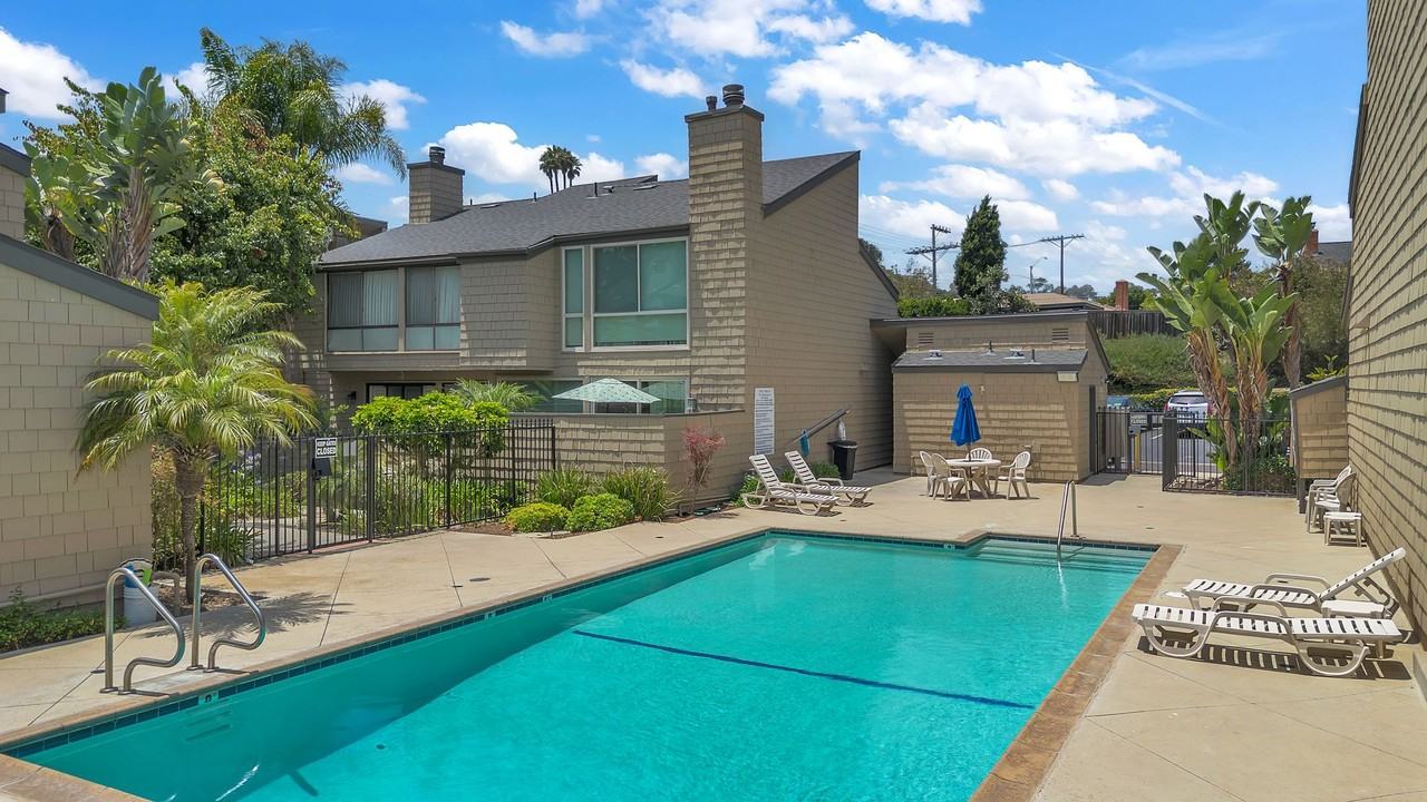 33492 Valley View Ct - Photo 4 of 30