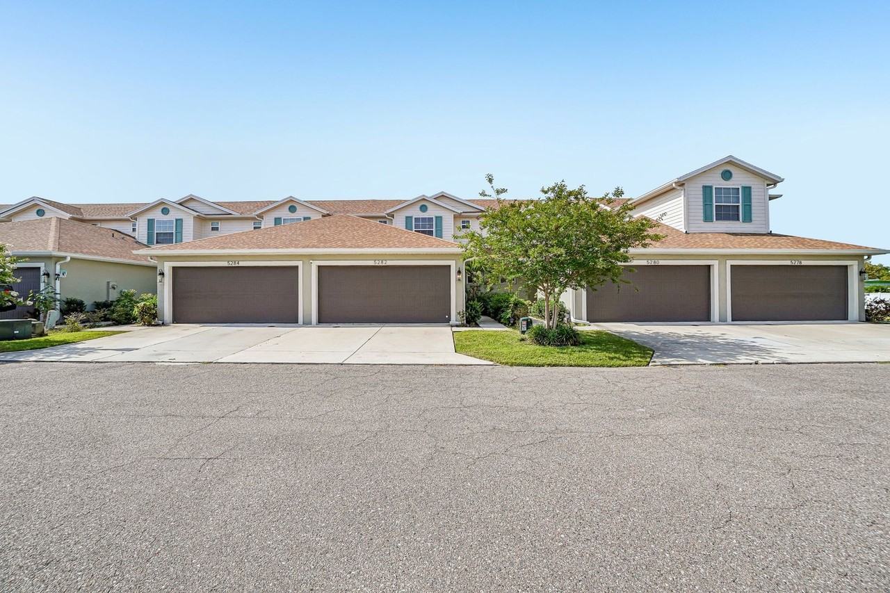 5282 Neil Dr - Photo 3 of 49
