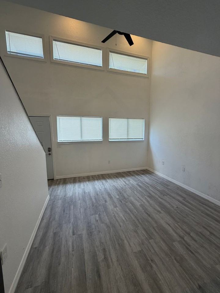 3924 Crayrich Cir #C5 - Photo 3 of 15