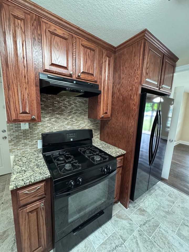 2729 Proctor Ave - Photo 3 of 10