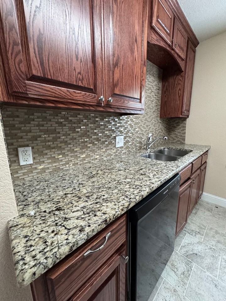 2729 Proctor Ave - Photo 5 of 10