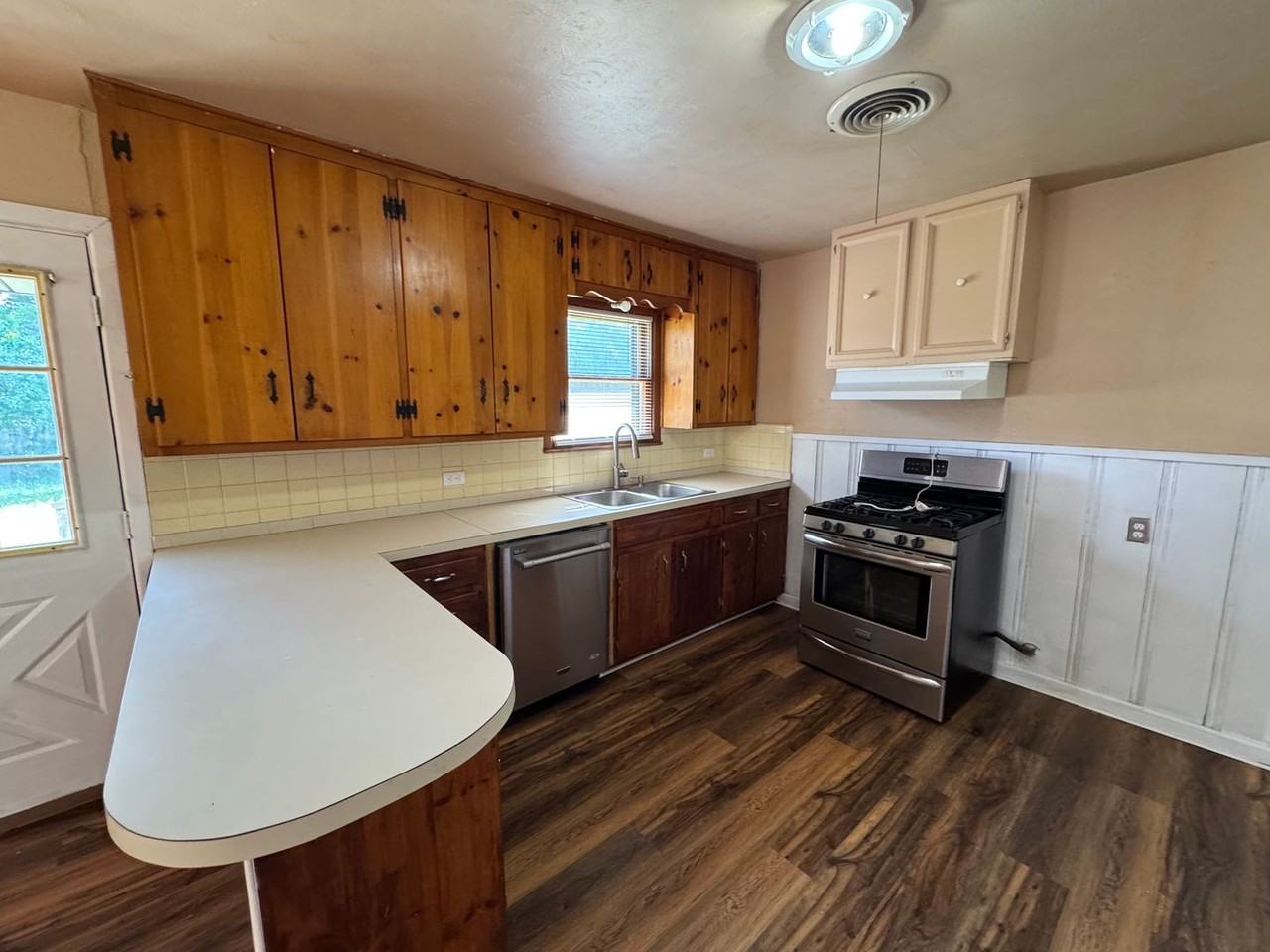 1005 N Willard Dr - Photo 4 of 10