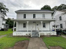 featured image of 201 W Cypress St