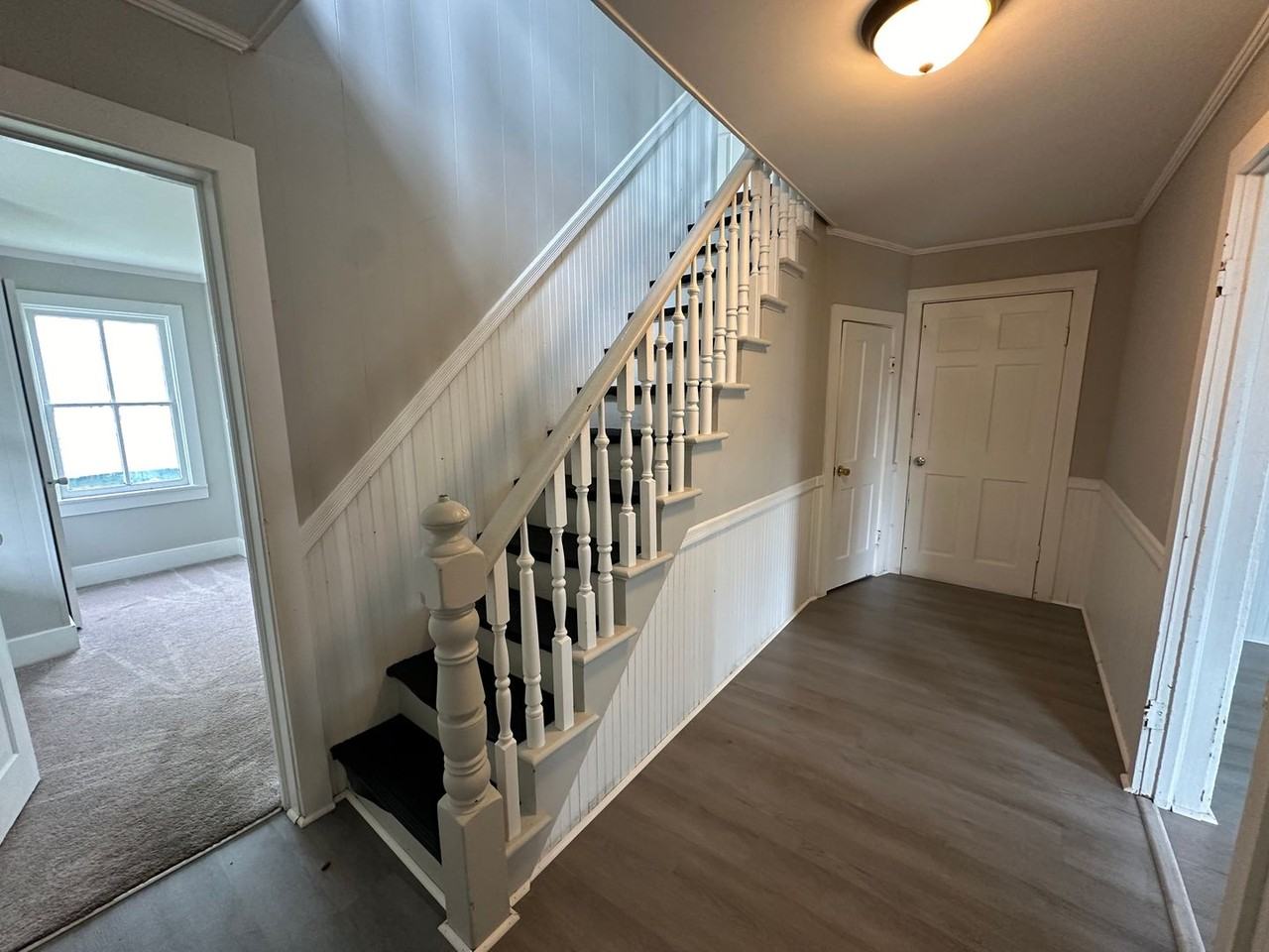 201 W Cypress St - Photo 2 of 15