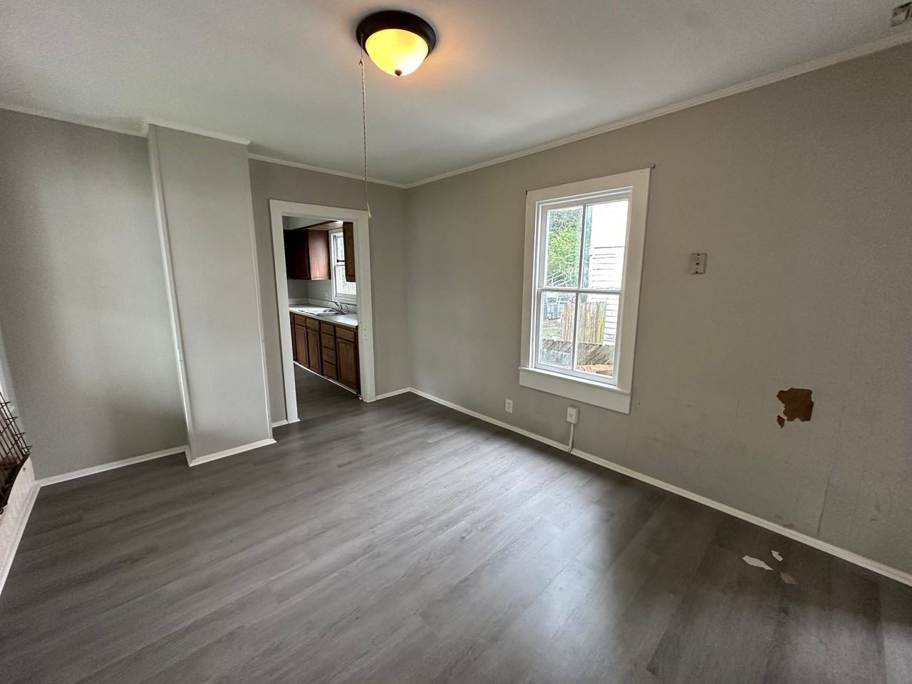 201 W Cypress St - Photo 4 of 15