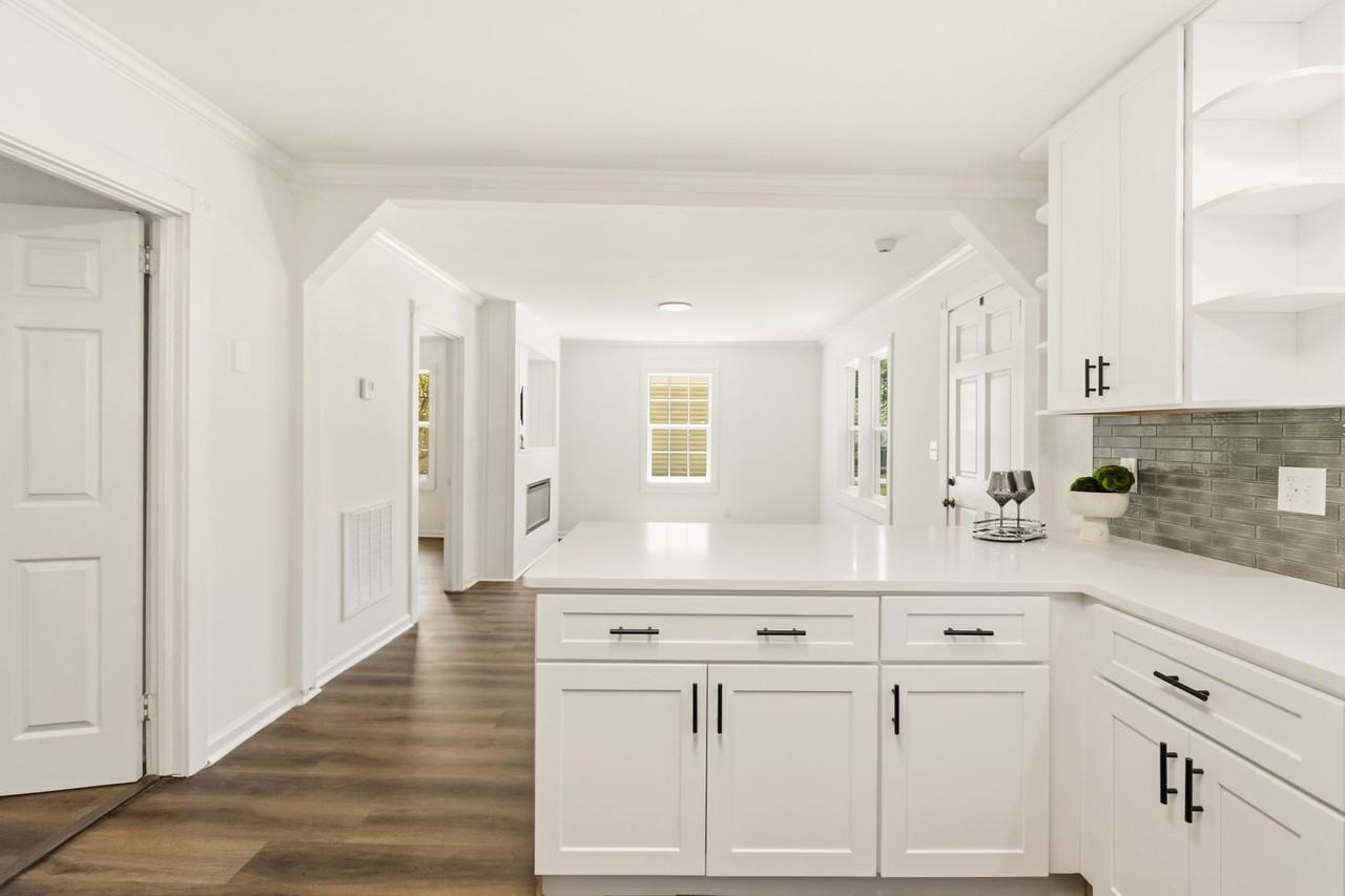 707 Blair St - Photo 4 of 33
