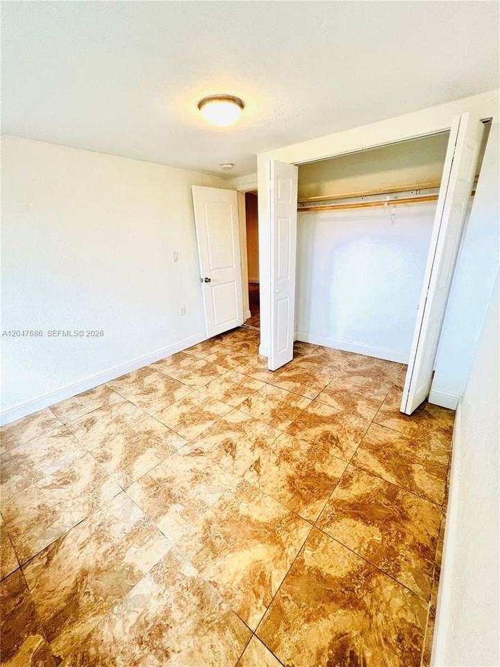 410 410 Pinecrest Dr 1 1 - Photo 3 of 14