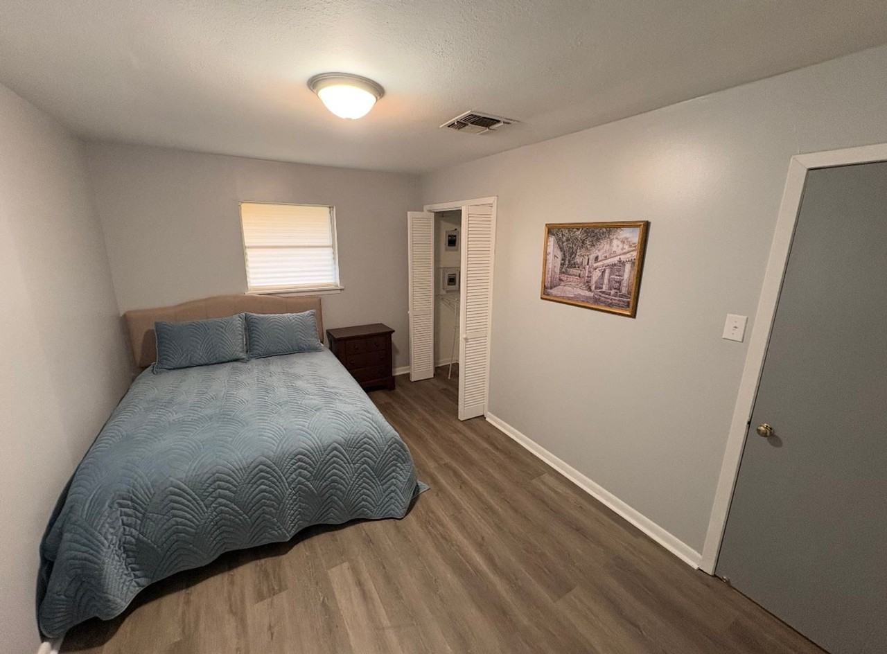 126 W Lee St - Photo 7 of 7