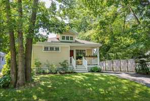 featured image of 18 Taylor St