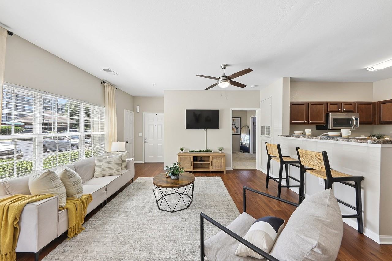 Vintage Retreat Apartments - Photo 2 of 32