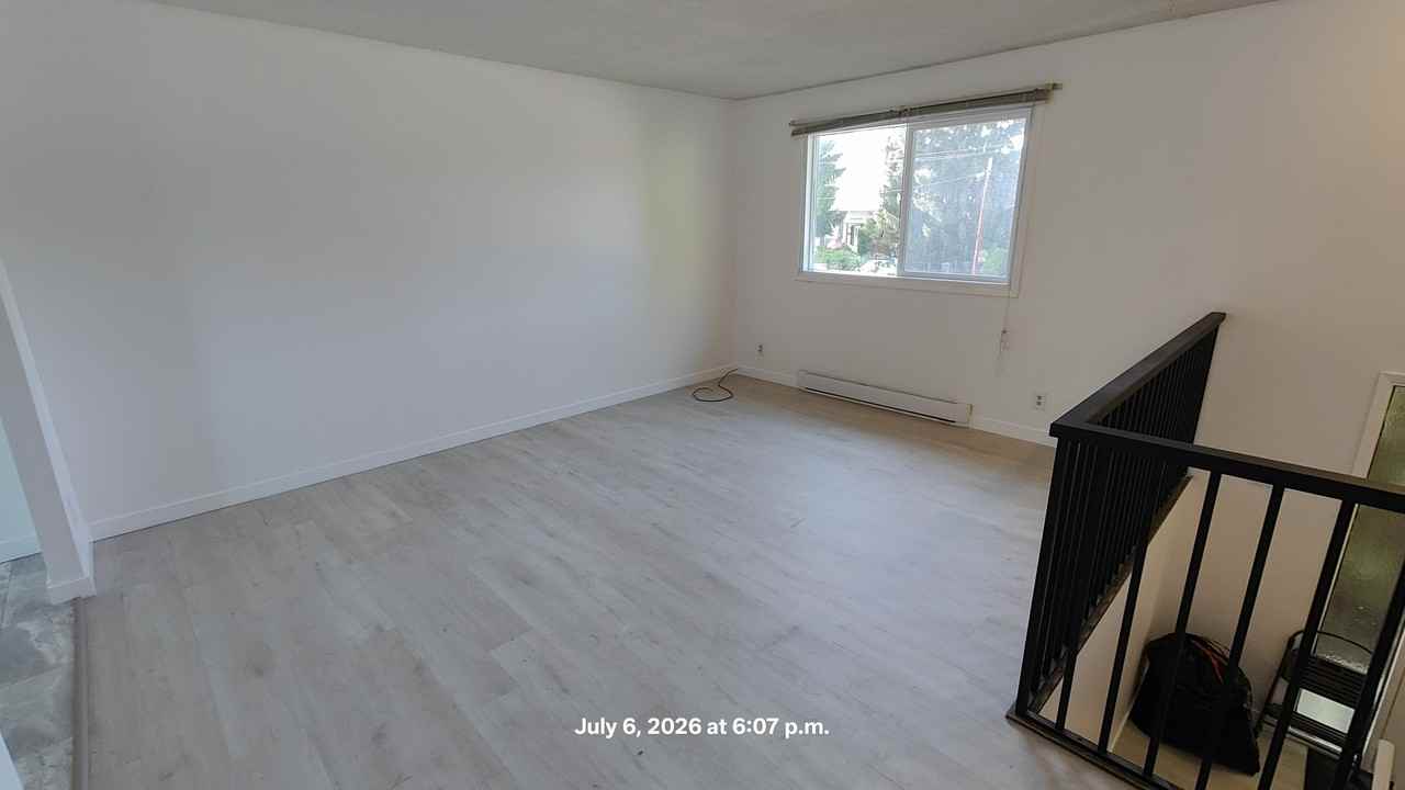 Pet Friendly 1,045 sq 2 BED / 1 BATH home - Photo 3 of 11