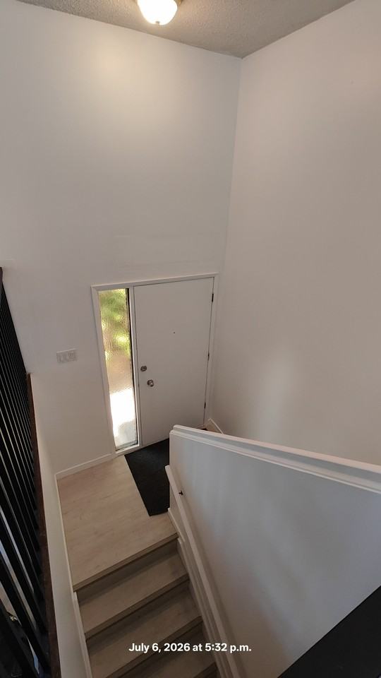 Pet Friendly 1,045 sq 2 BED / 1 BATH home - Photo 2 of 11