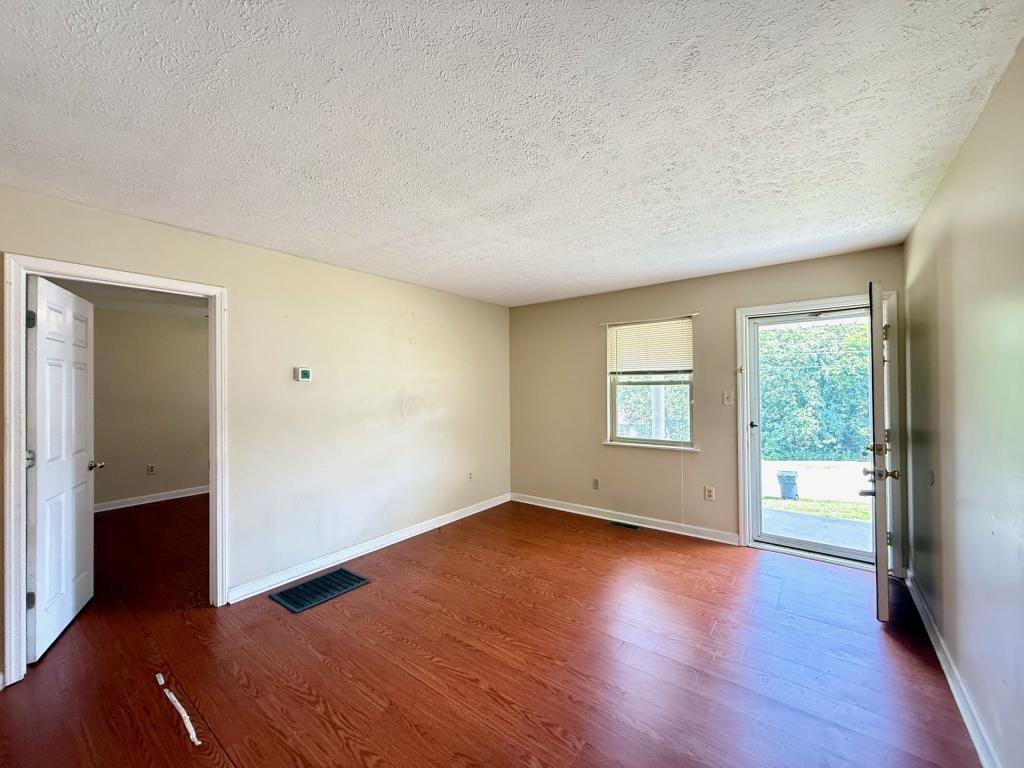 2884 Blue Ridge Dr - Photo 3 of 15