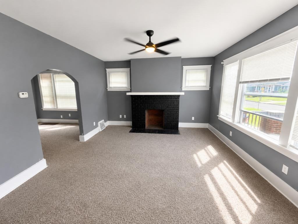 1686 Hazelwood St - Photo 2 of 11