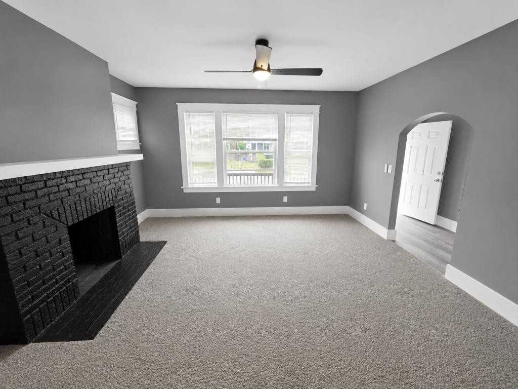 1686 Hazelwood St - Photo 3 of 11