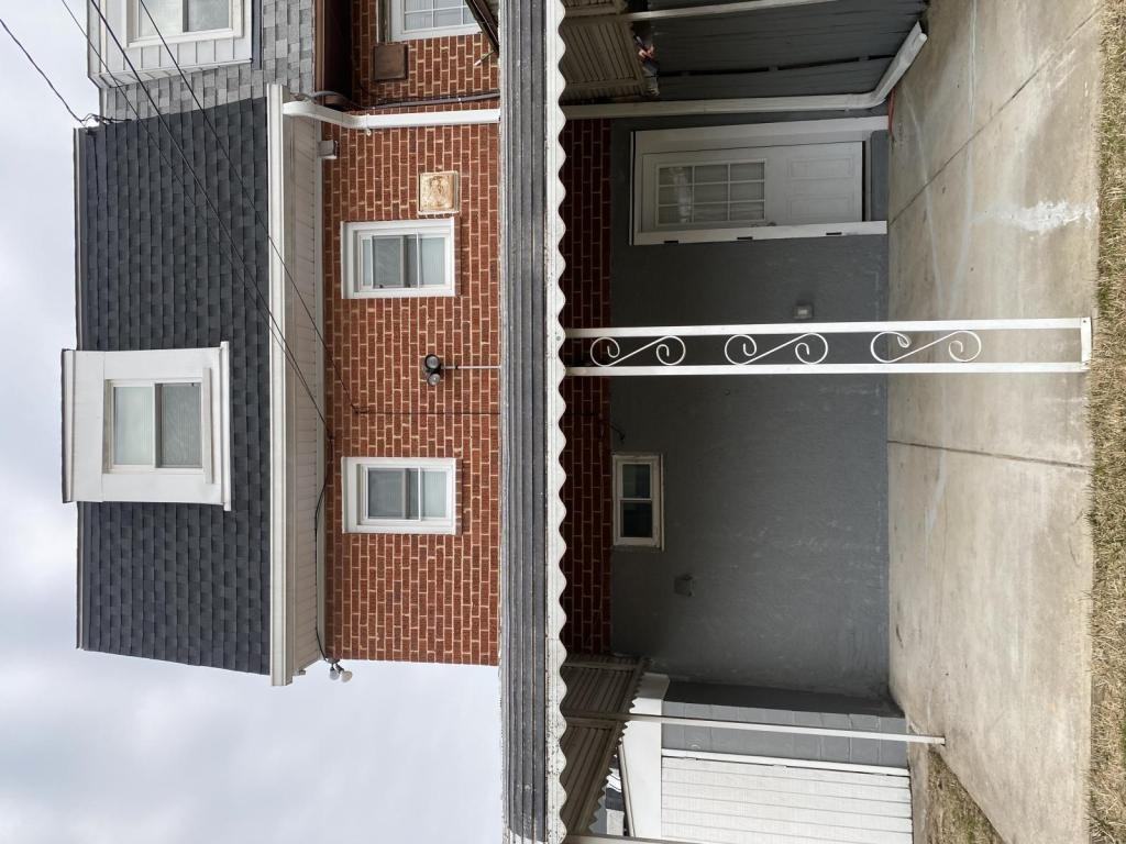 5674 Leiden Rd - Photo 2 of 6