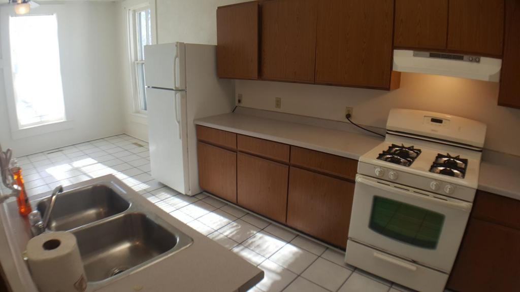 114 S Black River St - Photo 7 of 36