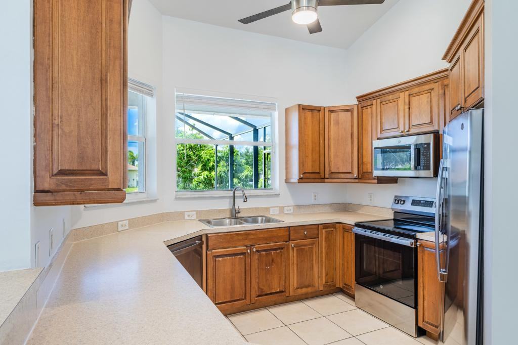 1400 Sw 31st Ter - Photo 2 of 40