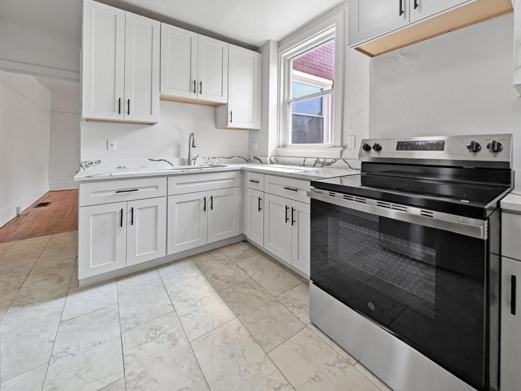 6602 Rowan St - Photo 5 of 8