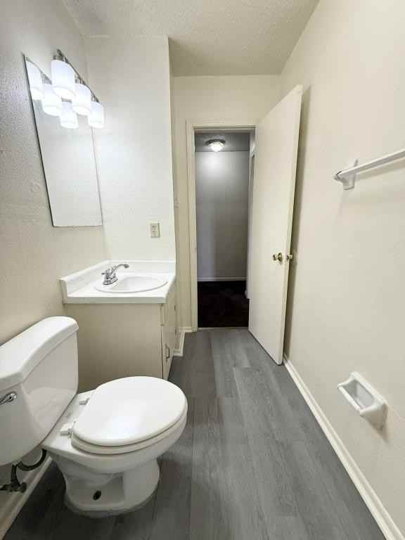 1624 Newport Pl Apt D - Photo 3 of 15