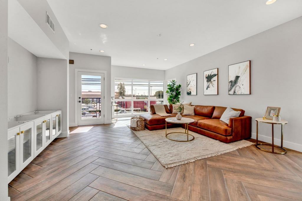 8081 Lampson Ave - Photo 7 of 11