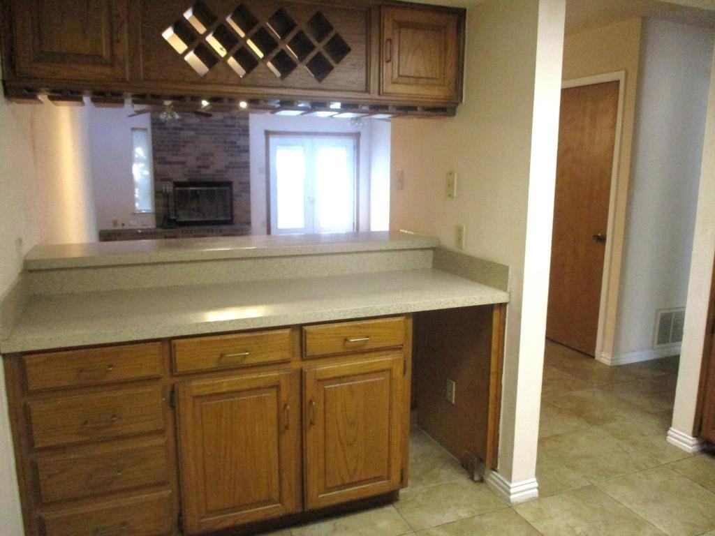 203 Yorkshire Ct - Photo 7 of 28