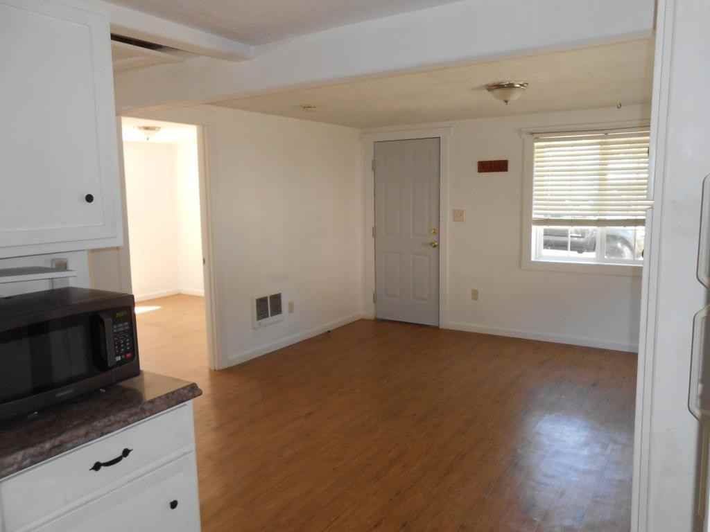 545 9th Ave - Photo 5 of 19