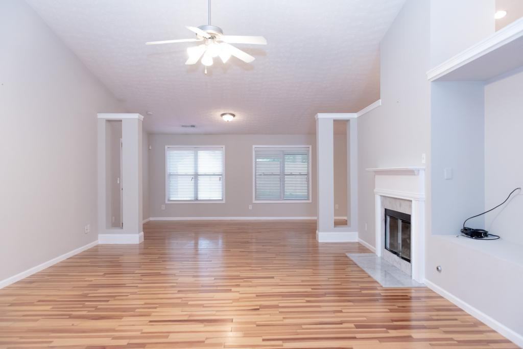 1159 Simonton Glen Way - Photo 5 of 33