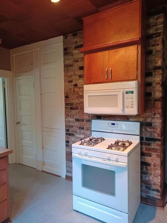 33554 Wirta Way - Photo 3 of 9