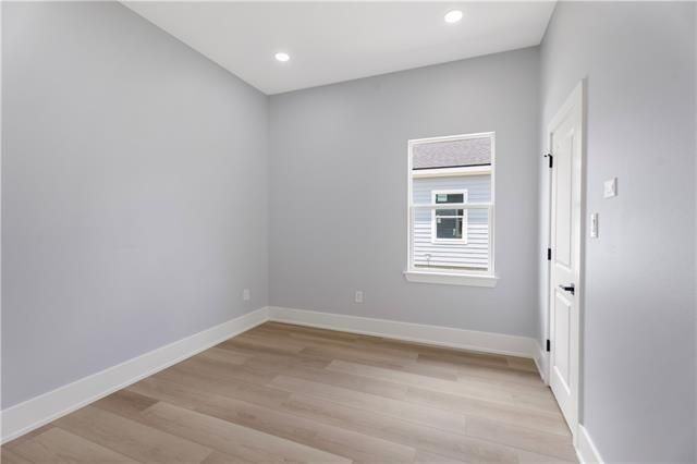405 E 1st St ##A - Photo 5 of 13