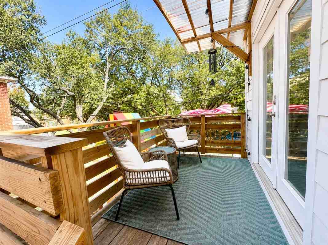 3906 Mcduffie St - Photo 3 of 10
