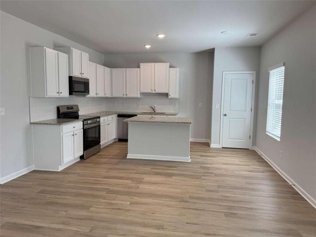 111 Woodside Ct - Photo 4 of 24