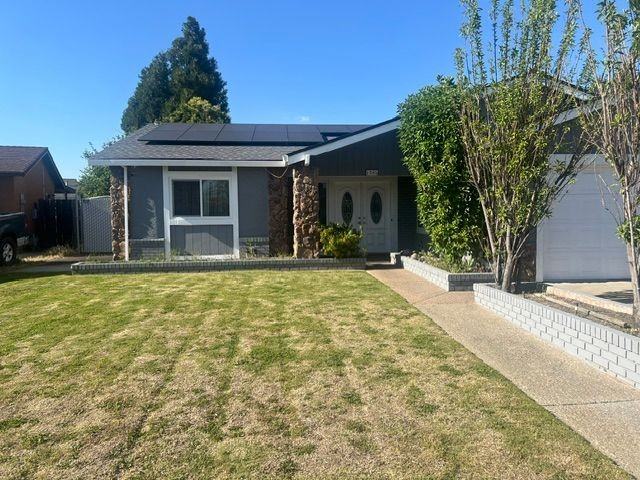 1385 Wimbledon Ct - Photo 2 of 17