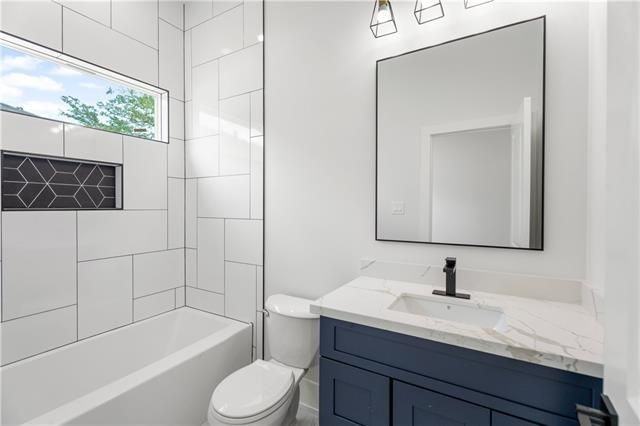 405 E 1st St ##B - Photo 6 of 14