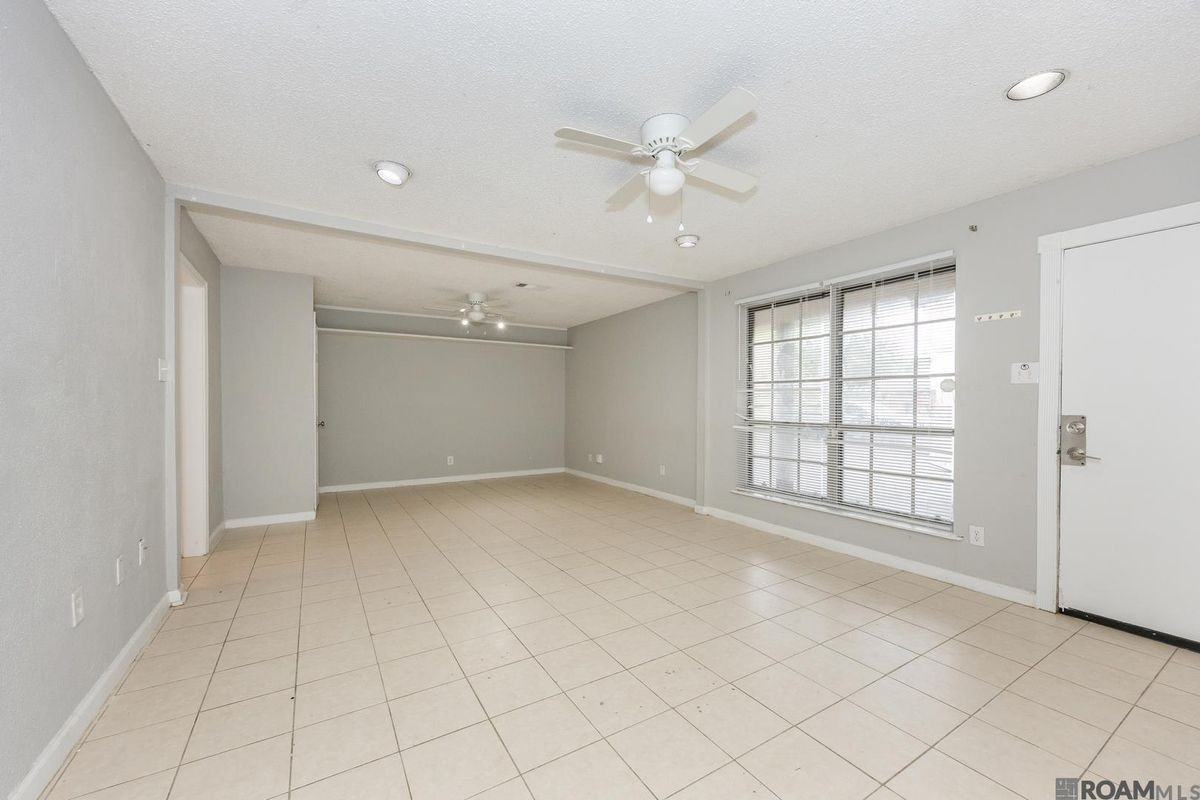 7224 Meadow Park Ave - Photo 3 of 17
