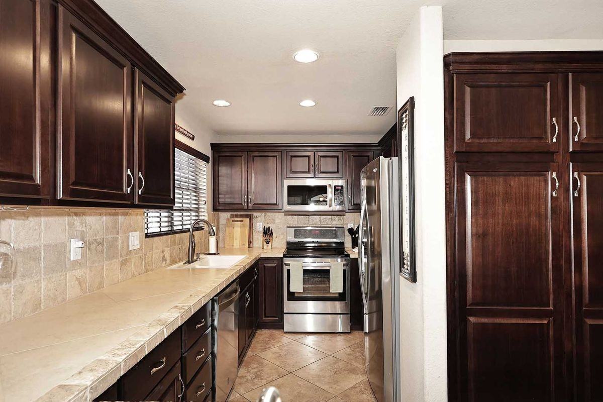10019 E Mountain View Rd - Photo 3 of 17