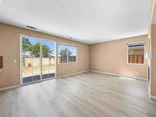 4528 Wagon Trail Way - Photo 5 of 47