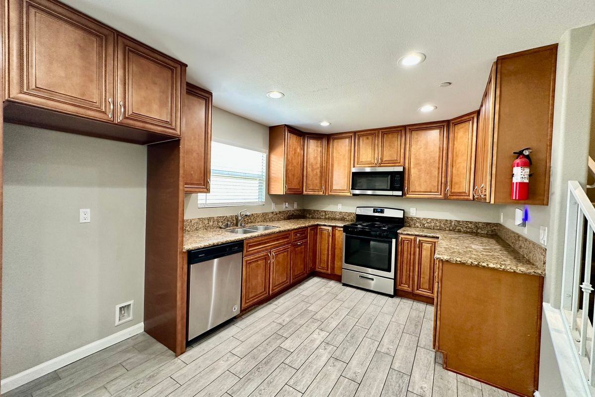 16397 Valencia Ave ##1 - Photo 3 of 19