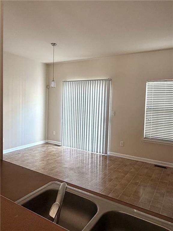 2106 Meadow Peak Rd - Photo 5 of 23