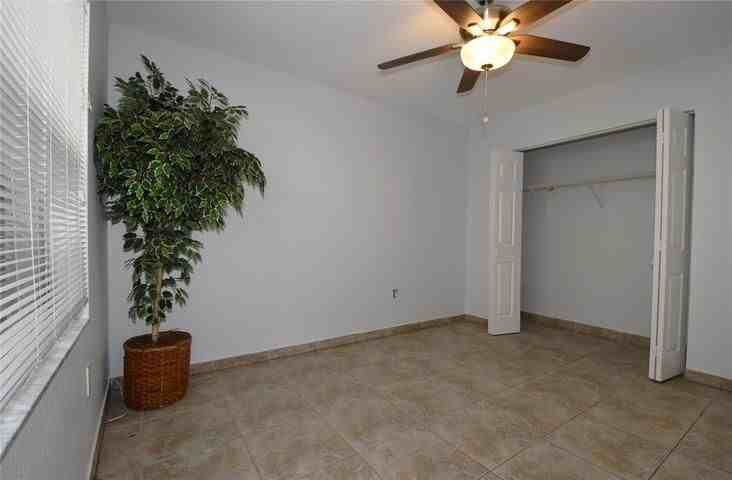 501 Sw 17th St - Photo 6 of 9