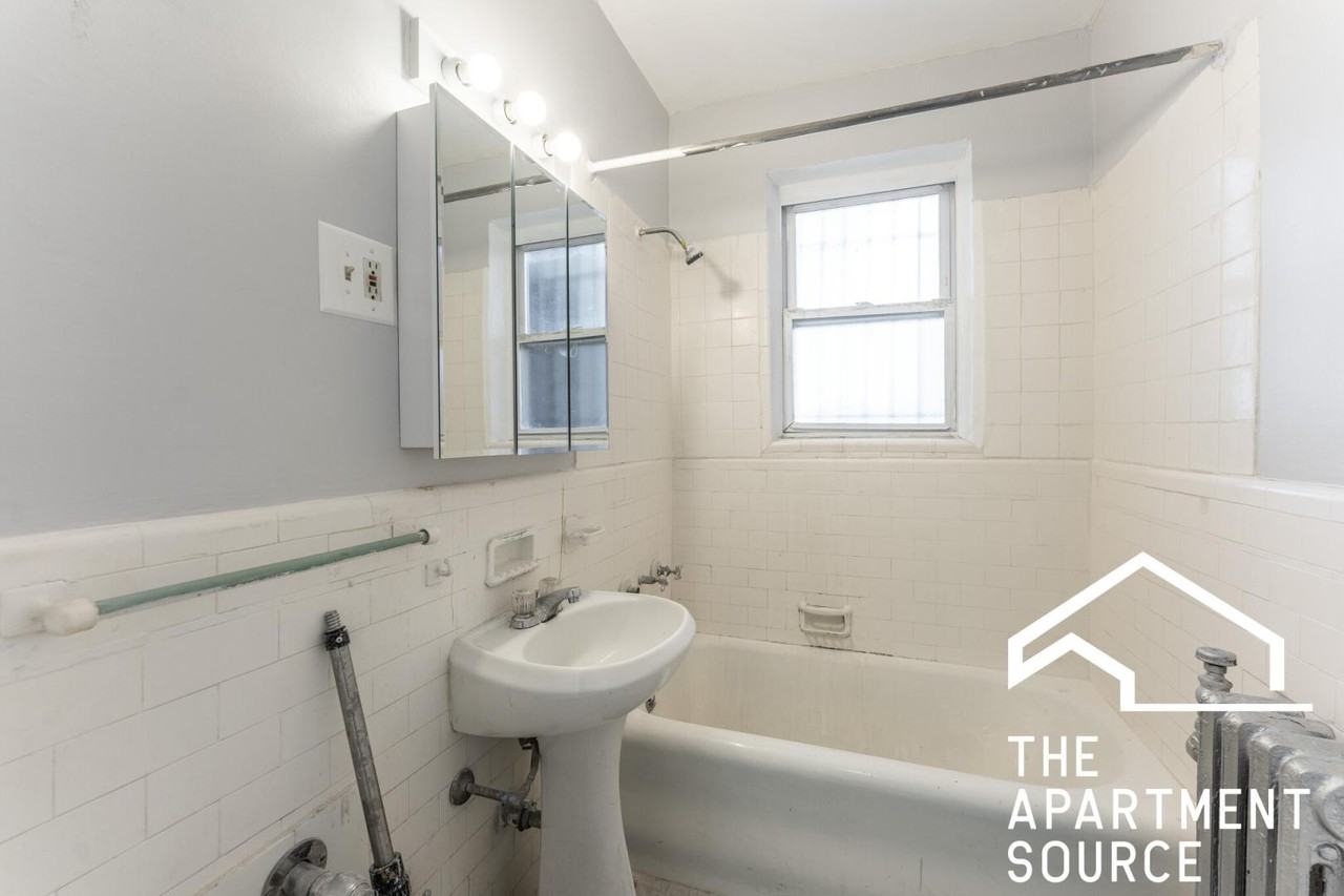 6930 N Greenview Ave #511 - Photo 4 of 9