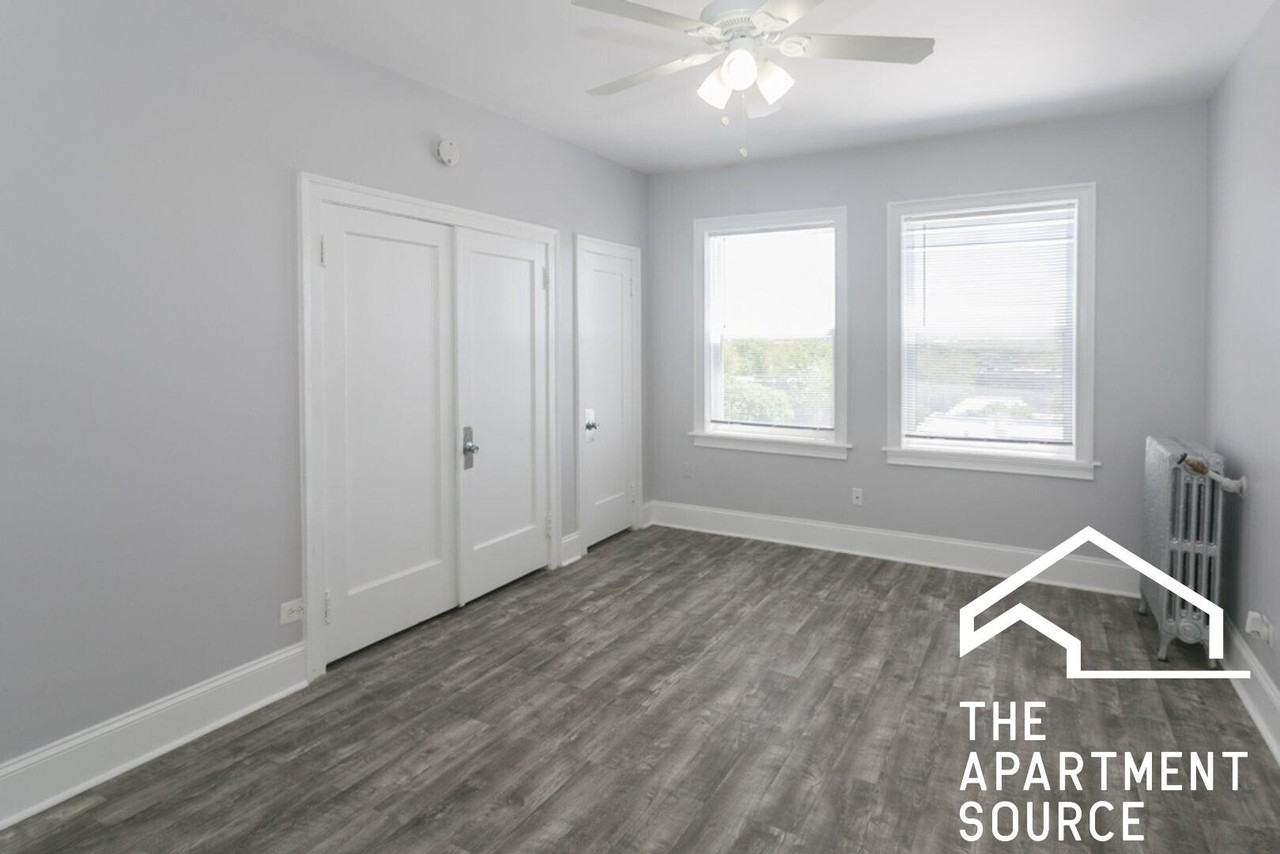 6930 N Greenview Ave #602 - Photo 3 of 10