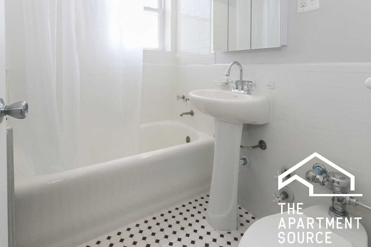 6930 N Greenview Ave #602 - Photo 6 of 10