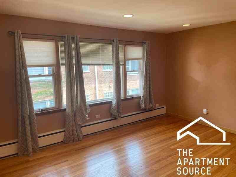 3110 Calwagner St #1W - Photo 3 of 4